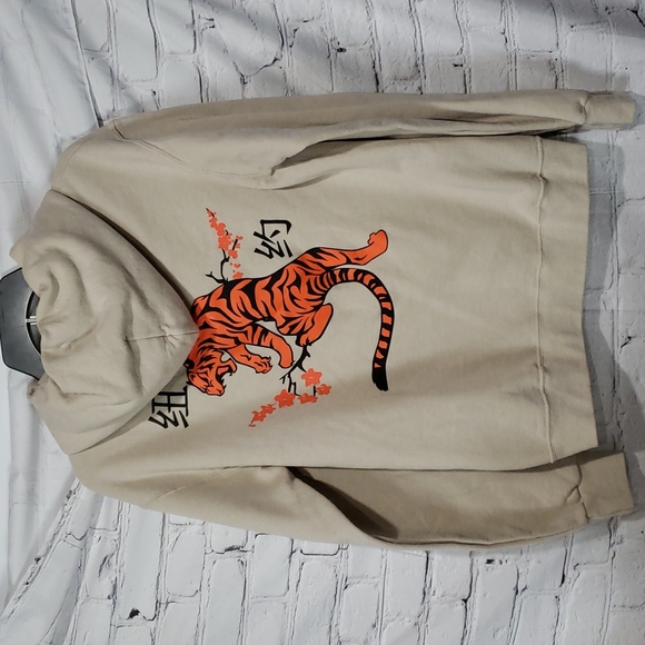 artist union clothing co tiger hoodie